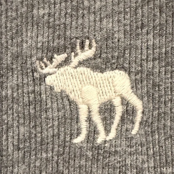 Abercrombie & Fitch Heather Gray Long Sleeve Henley - Picture 4 of 5